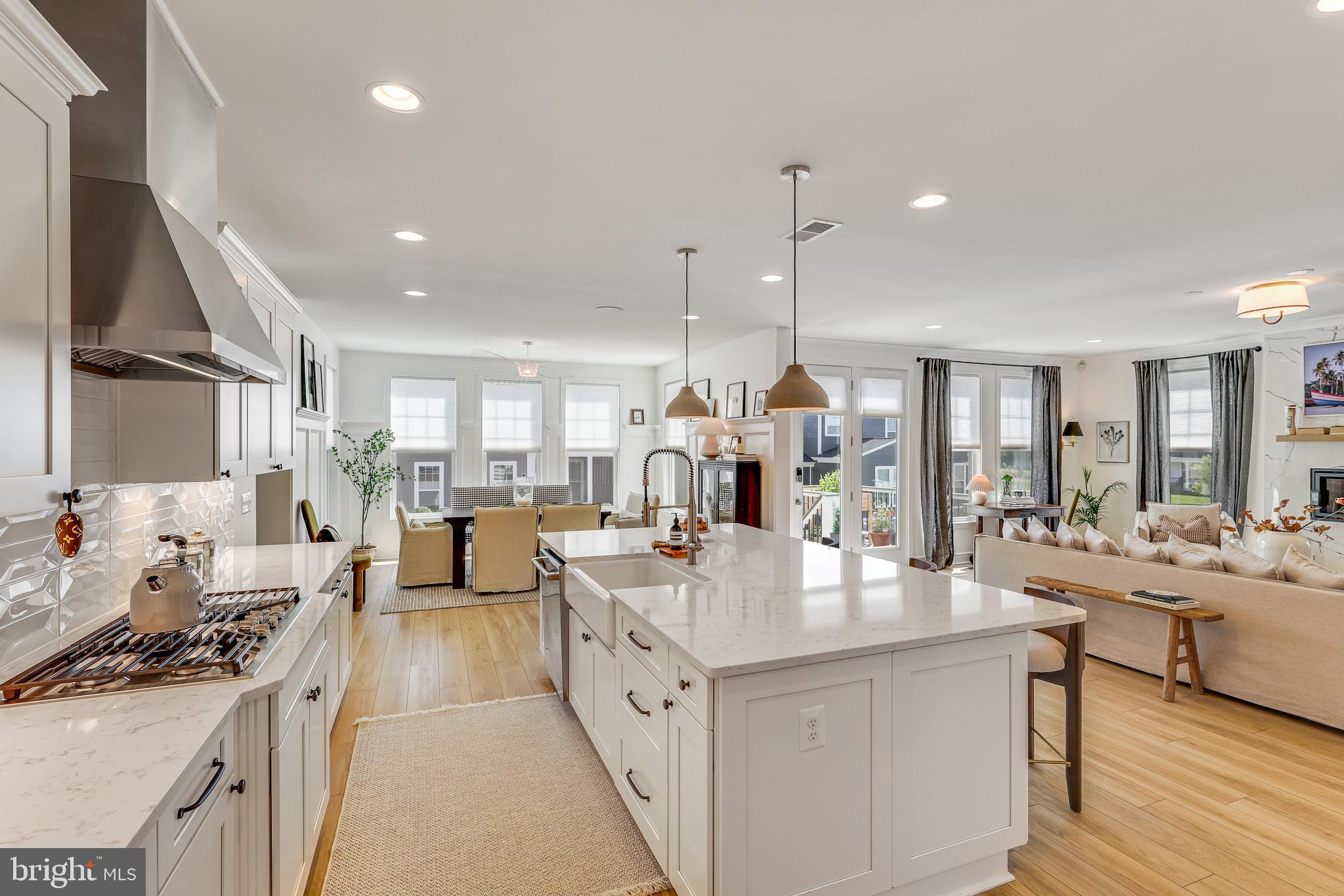 MEADOWBROOK - Residential