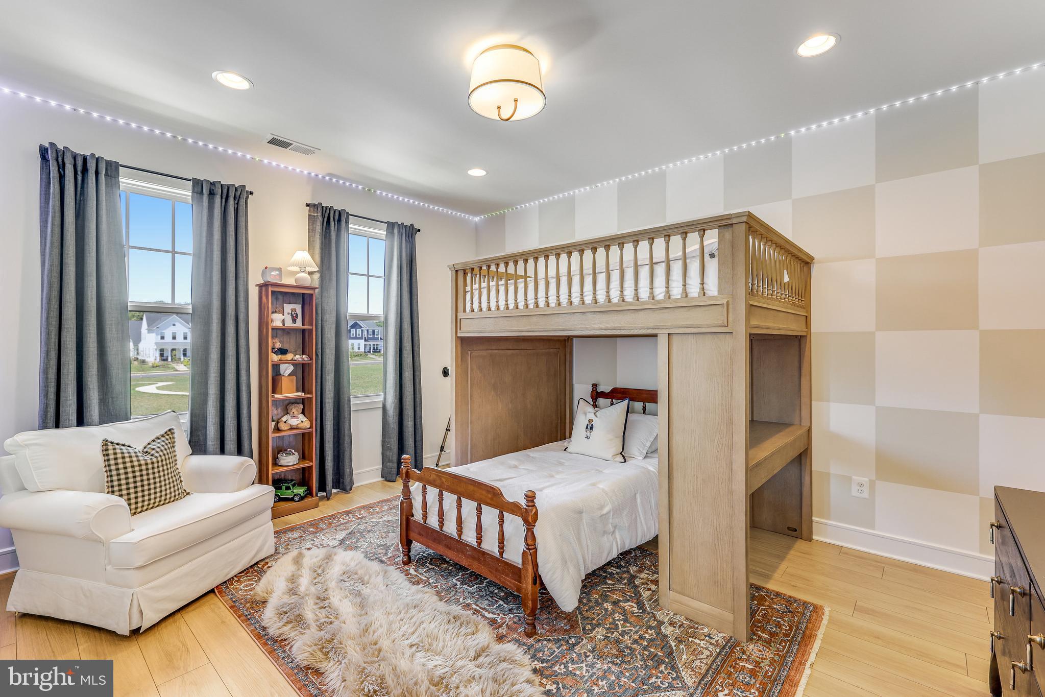 MEADOWBROOK - Residential