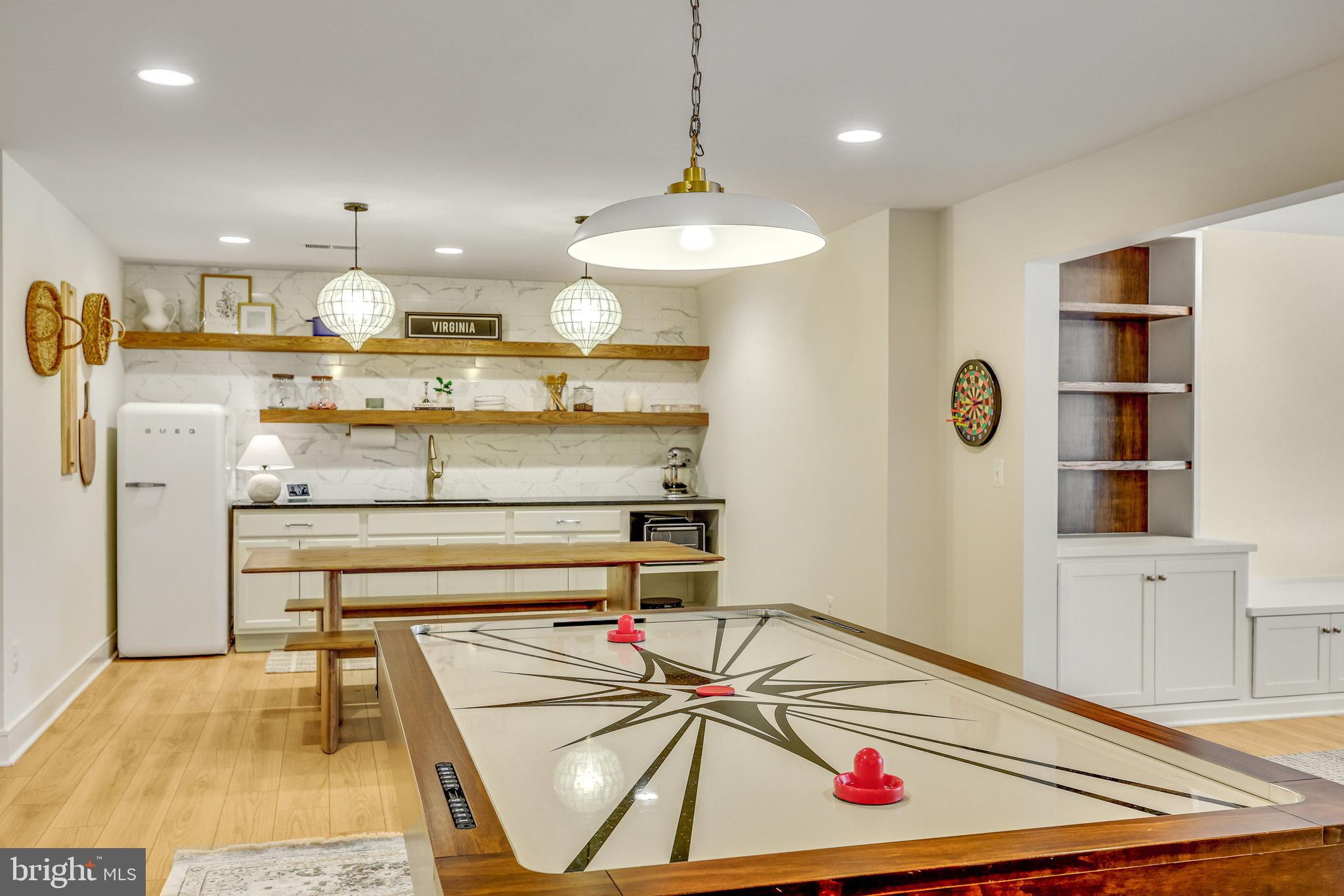 MEADOWBROOK - Residential