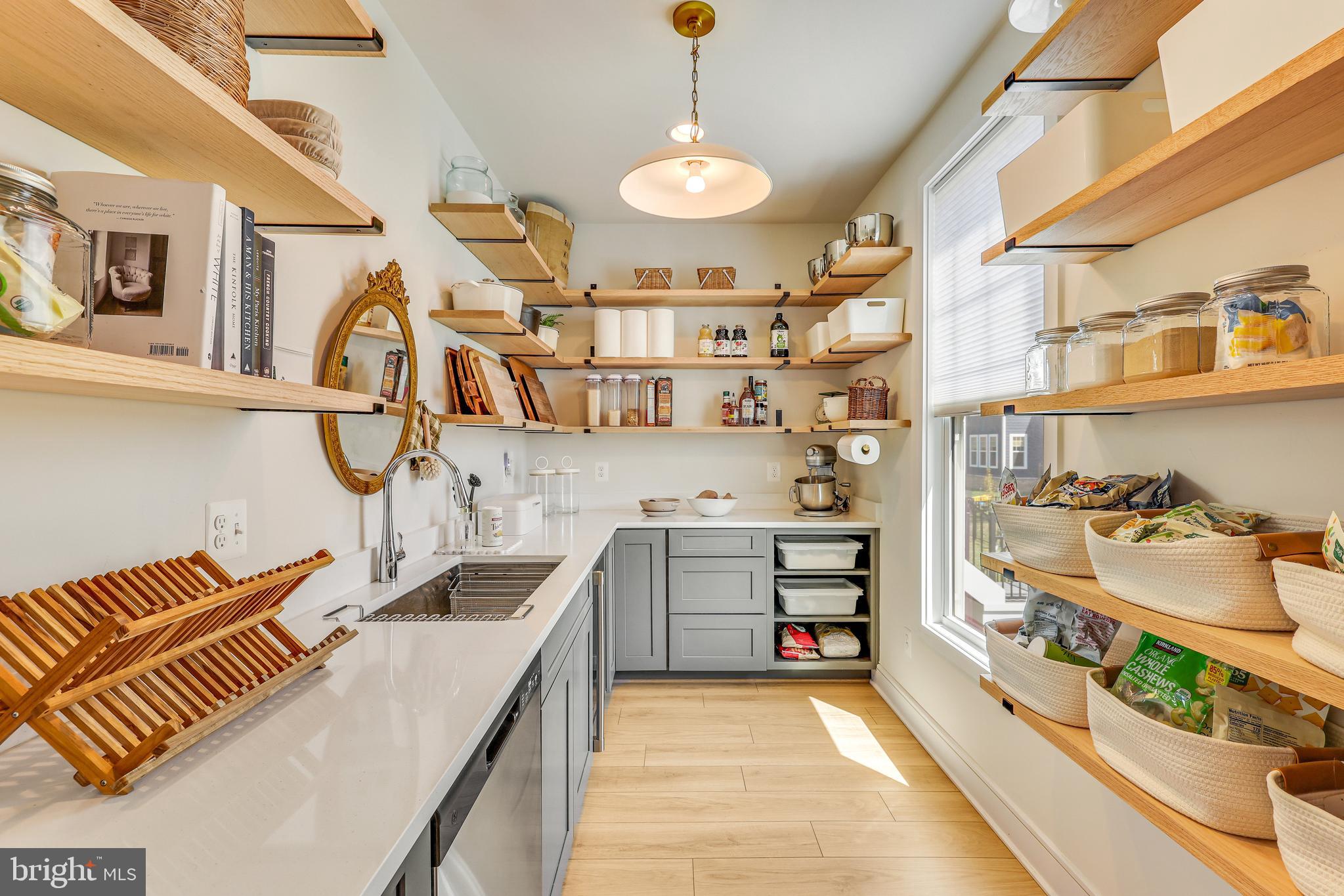 MEADOWBROOK - Residential