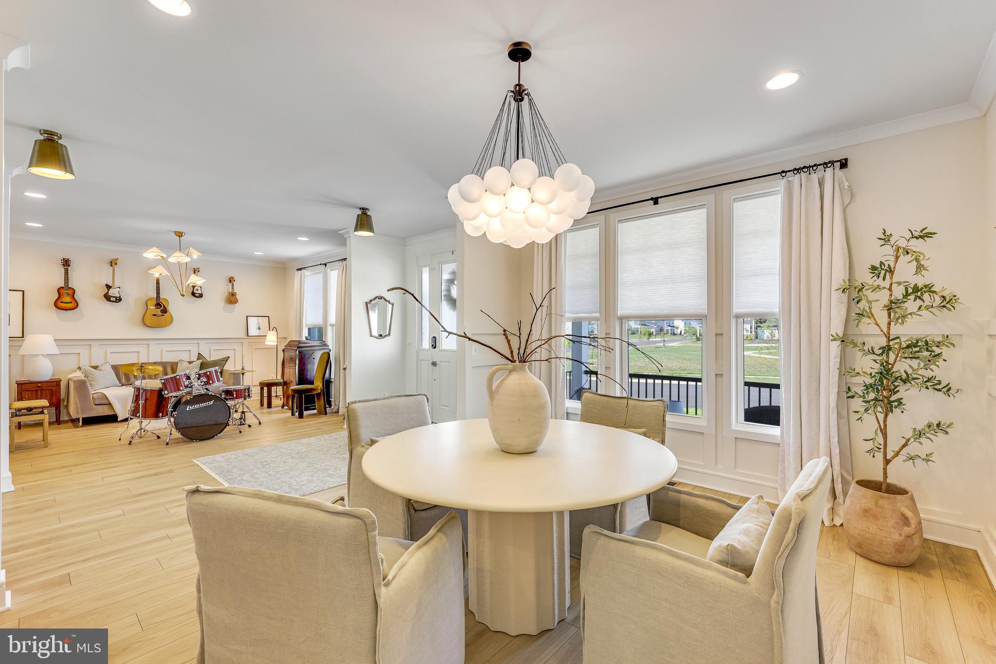 MEADOWBROOK - Residential