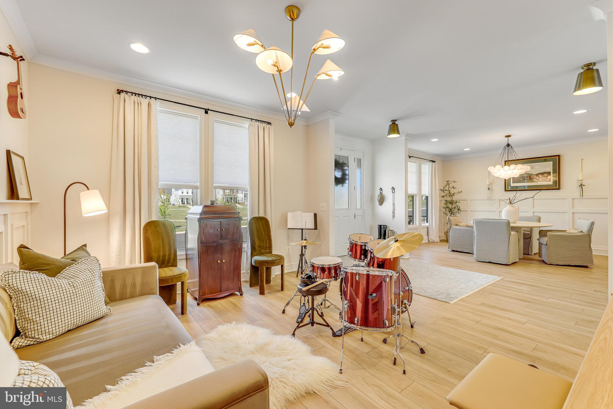 MEADOWBROOK - Residential