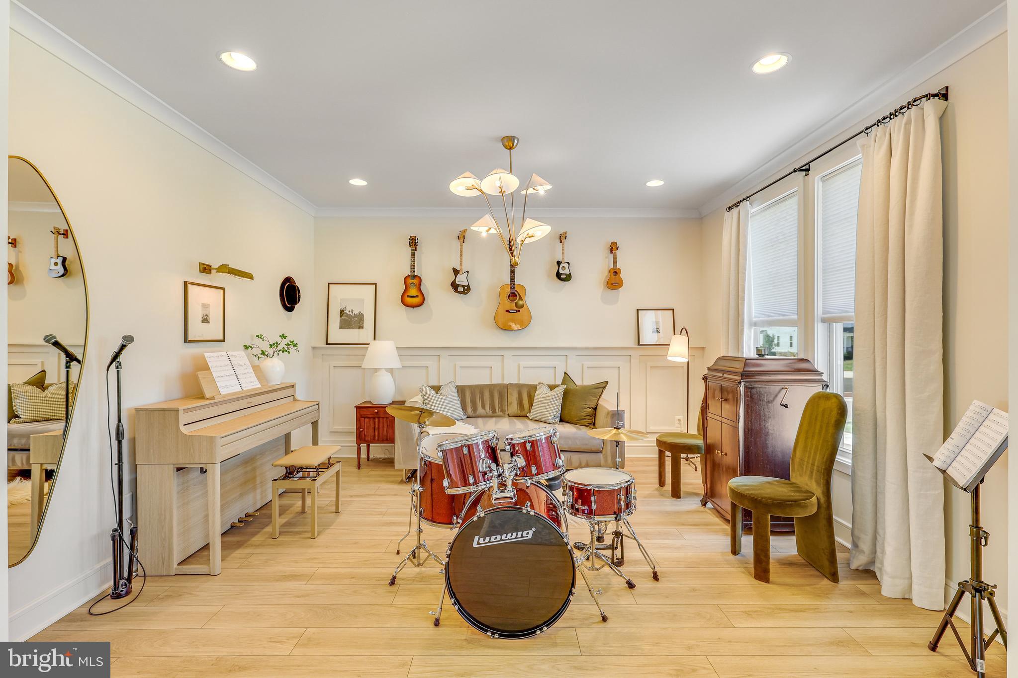 MEADOWBROOK - Residential