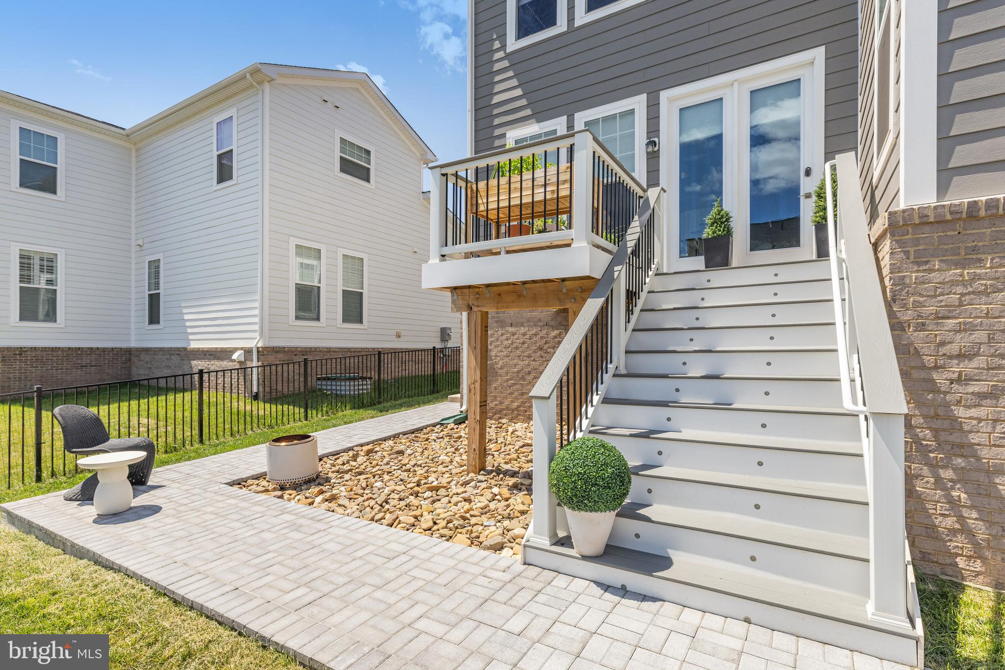 MEADOWBROOK - Residential