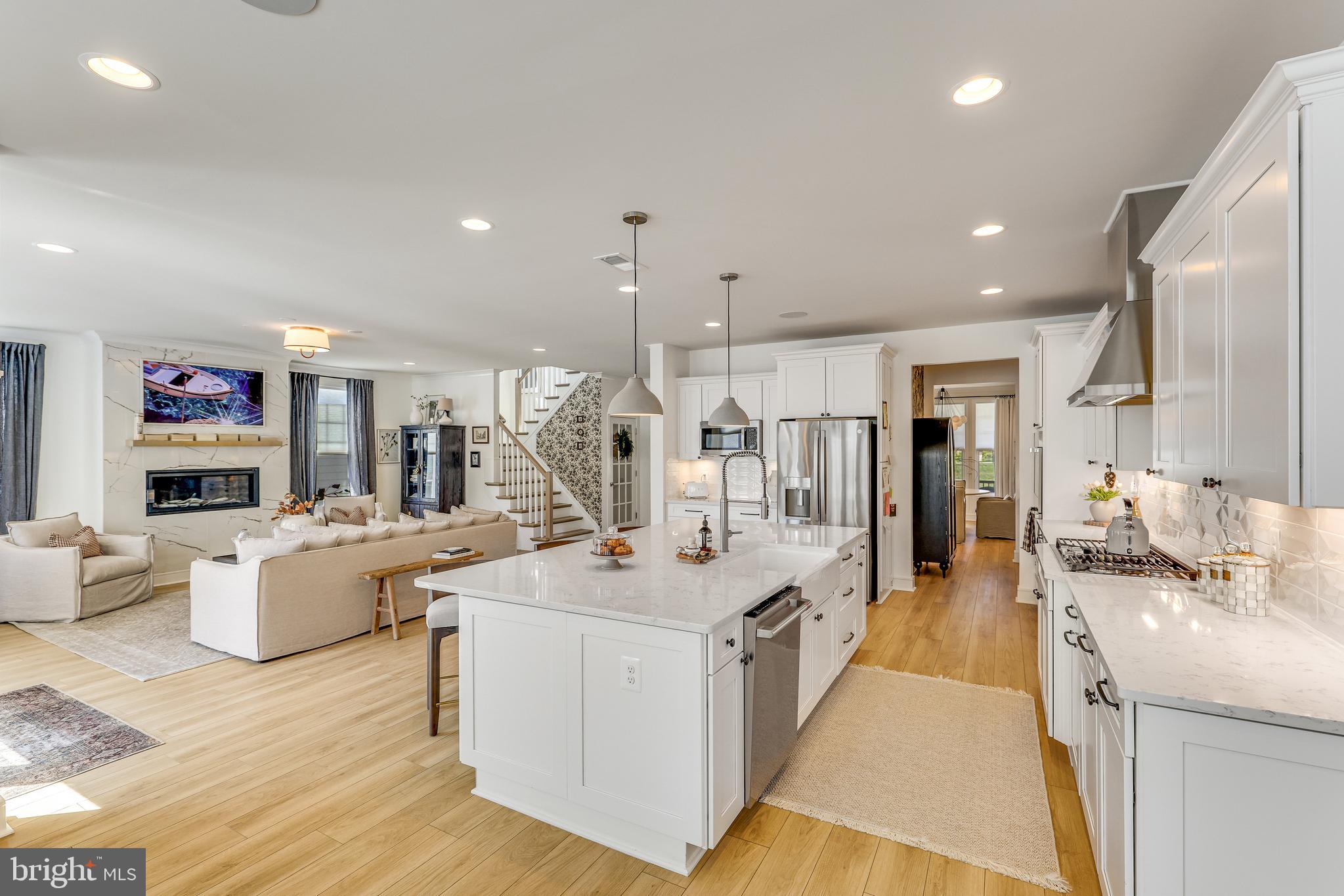 MEADOWBROOK - Residential