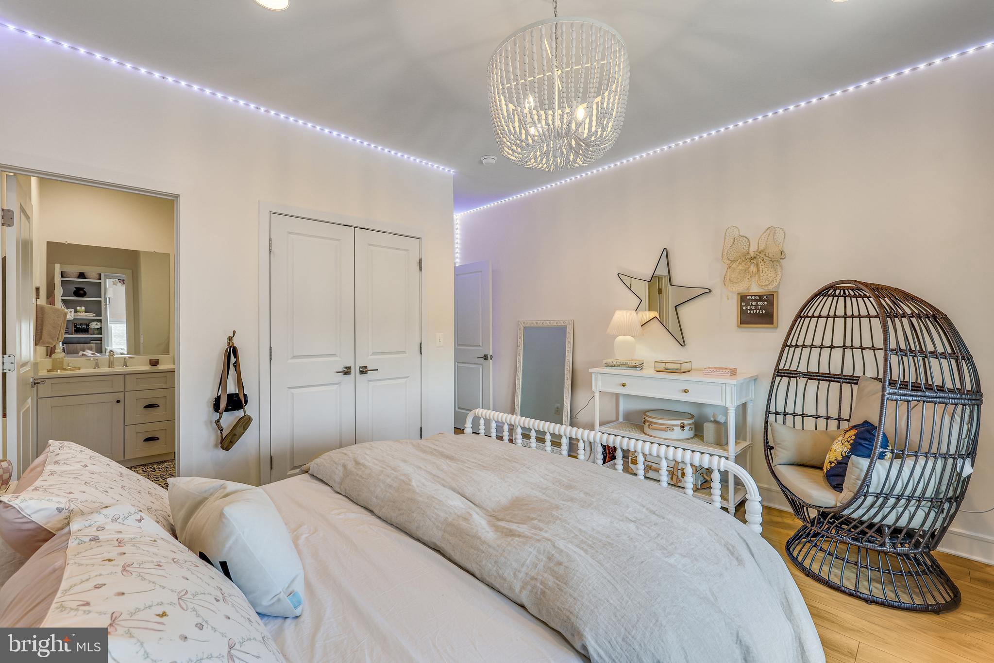 MEADOWBROOK - Residential