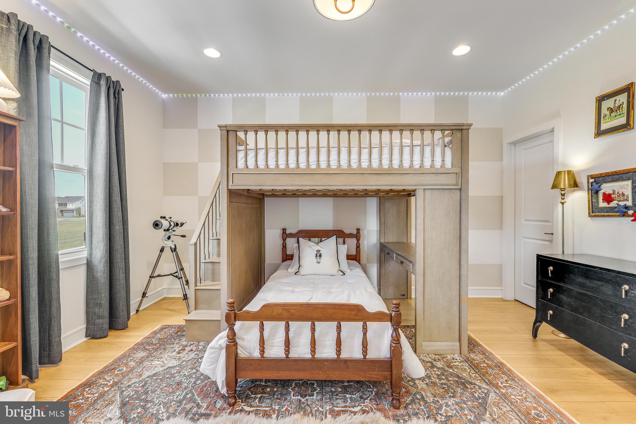 MEADOWBROOK - Residential