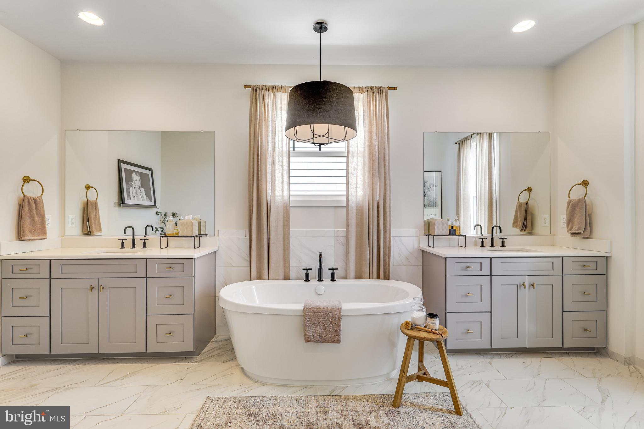 MEADOWBROOK - Residential