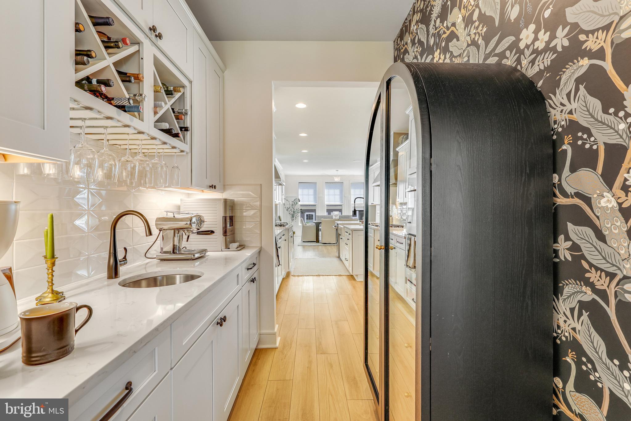 MEADOWBROOK - Residential