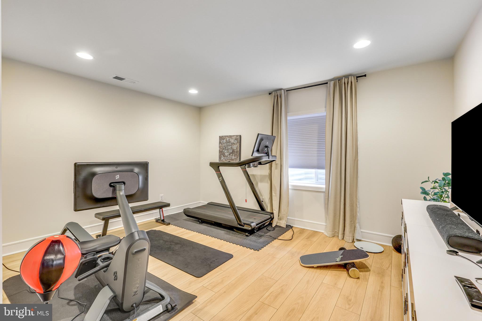 MEADOWBROOK - Residential