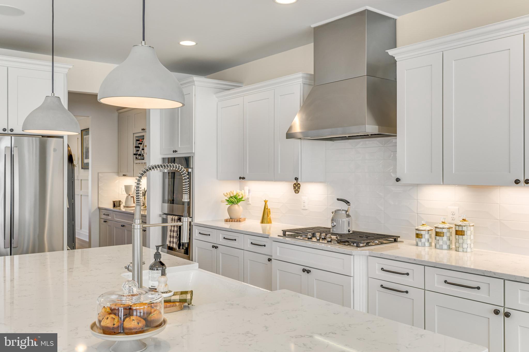 MEADOWBROOK - Residential