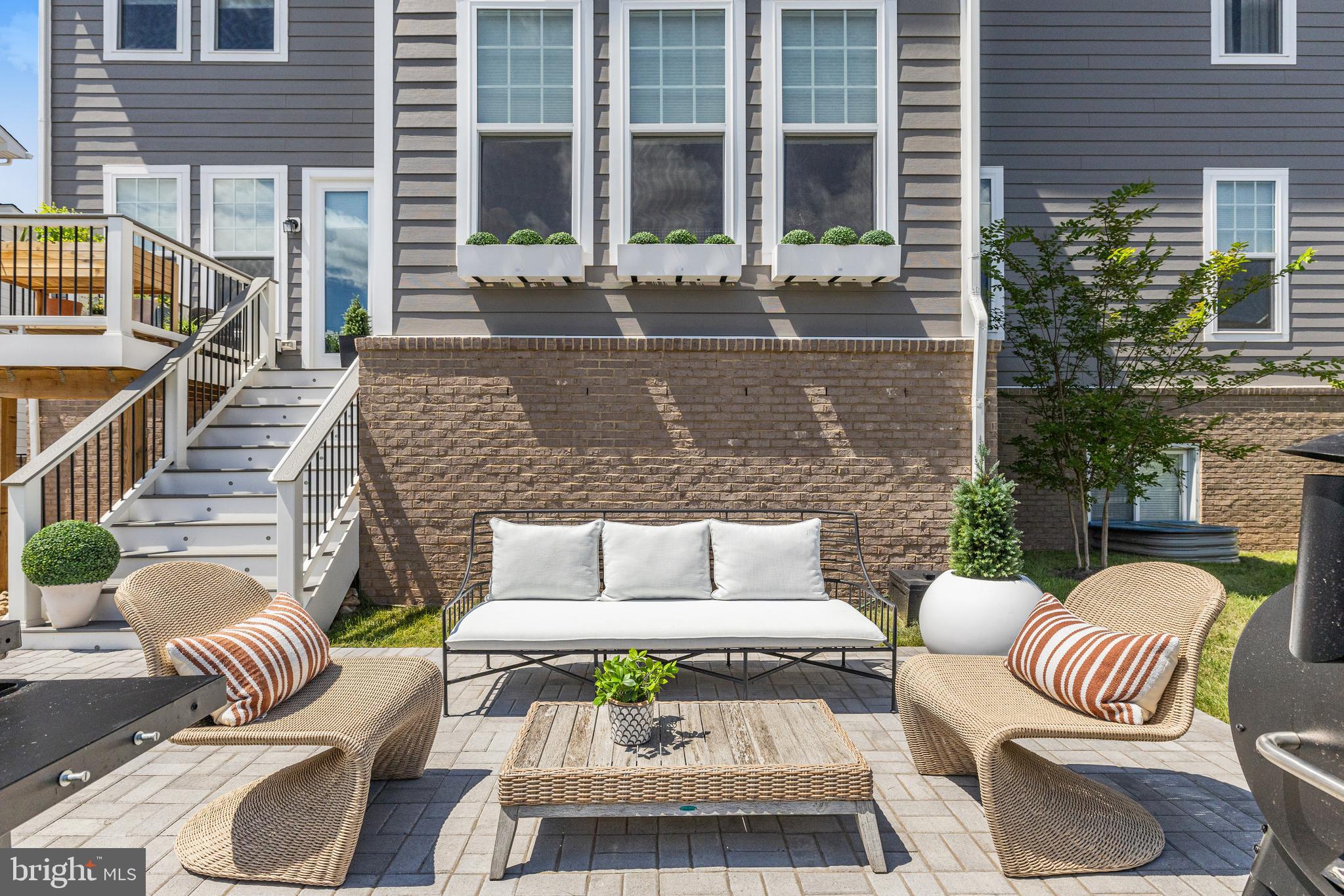 MEADOWBROOK - Residential