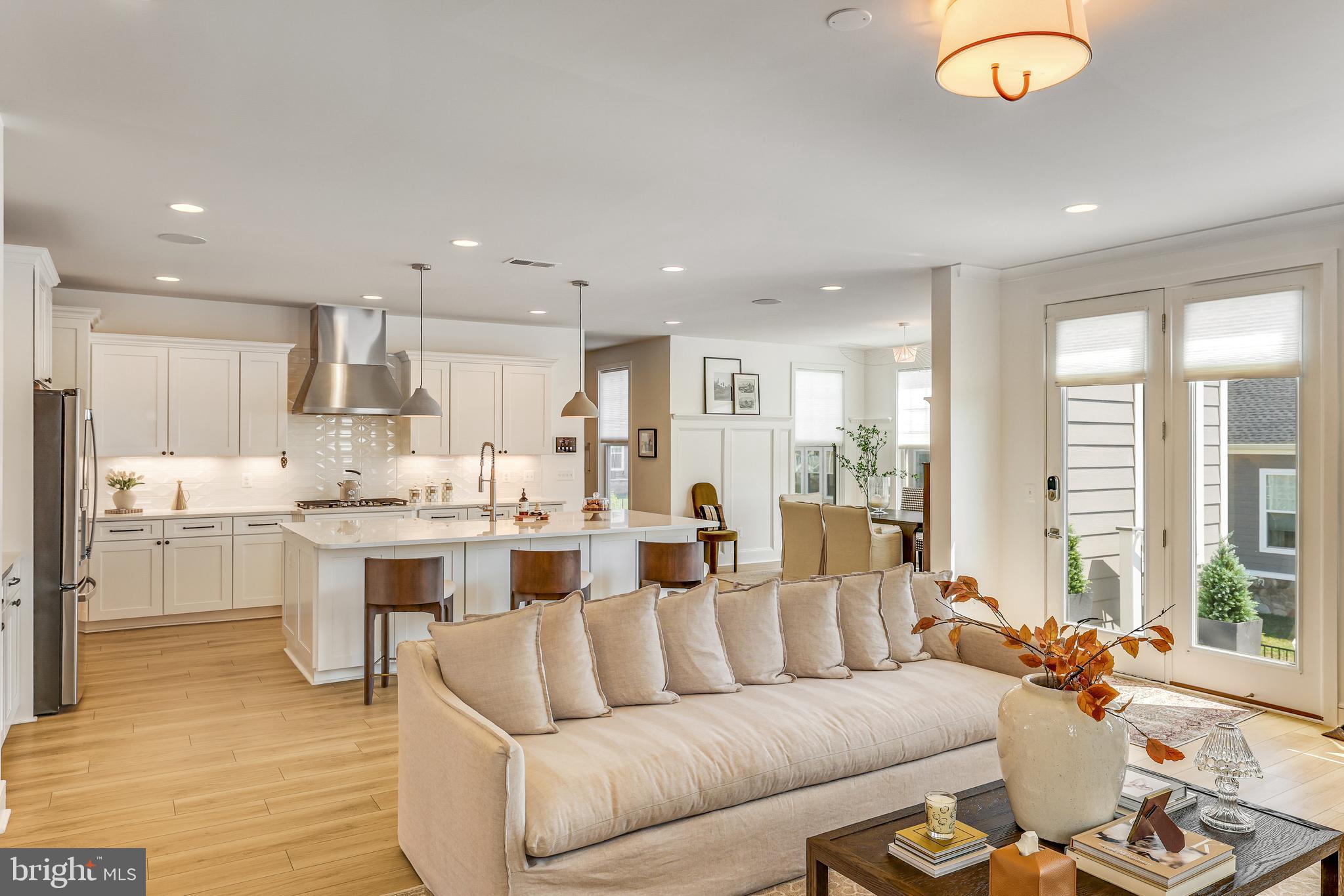 MEADOWBROOK - Residential