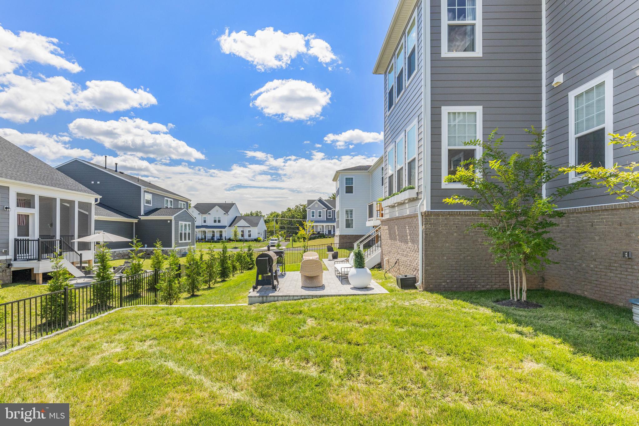 MEADOWBROOK - Residential