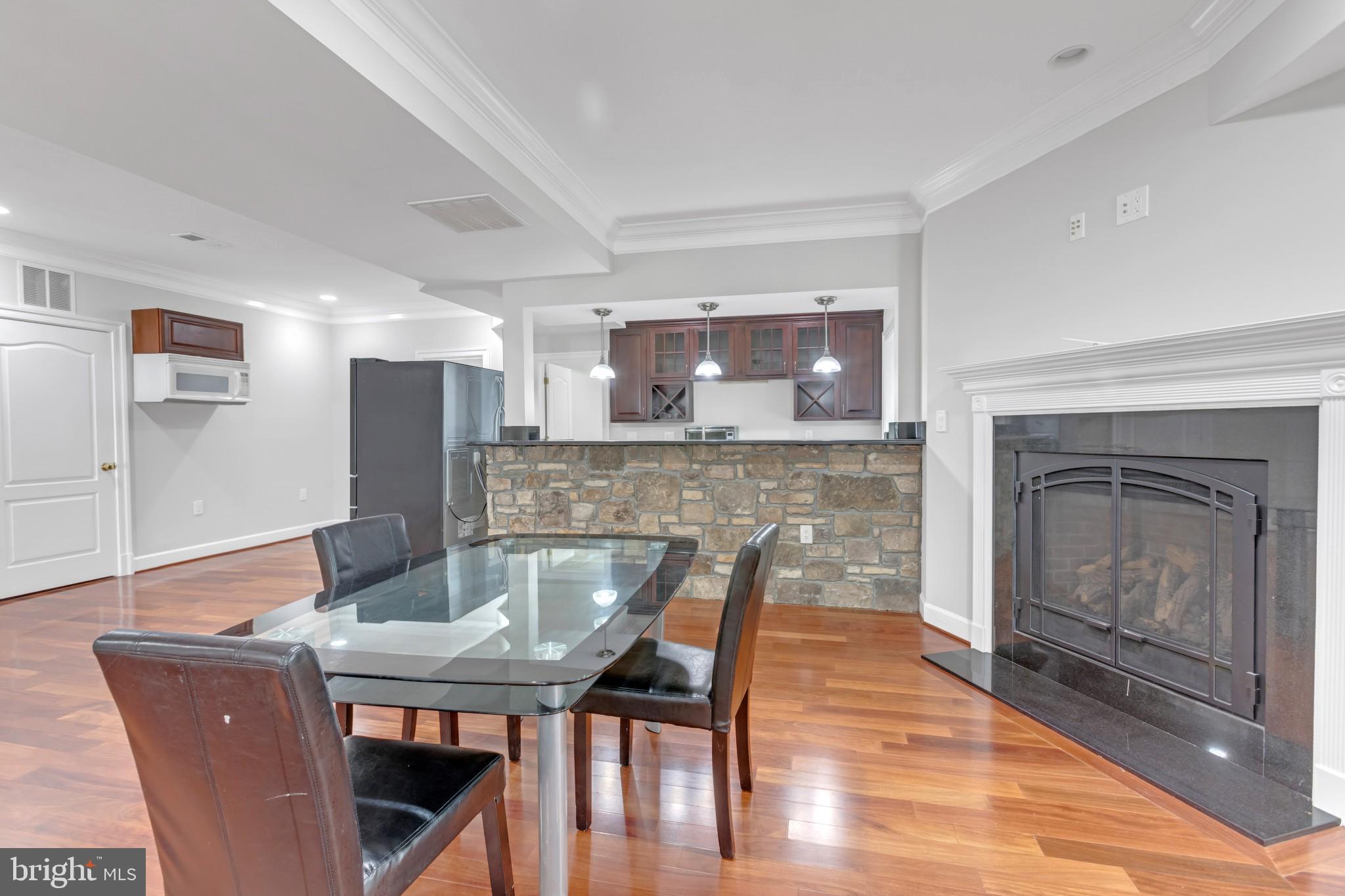 EL NIDO ESTATES - Residential Lease