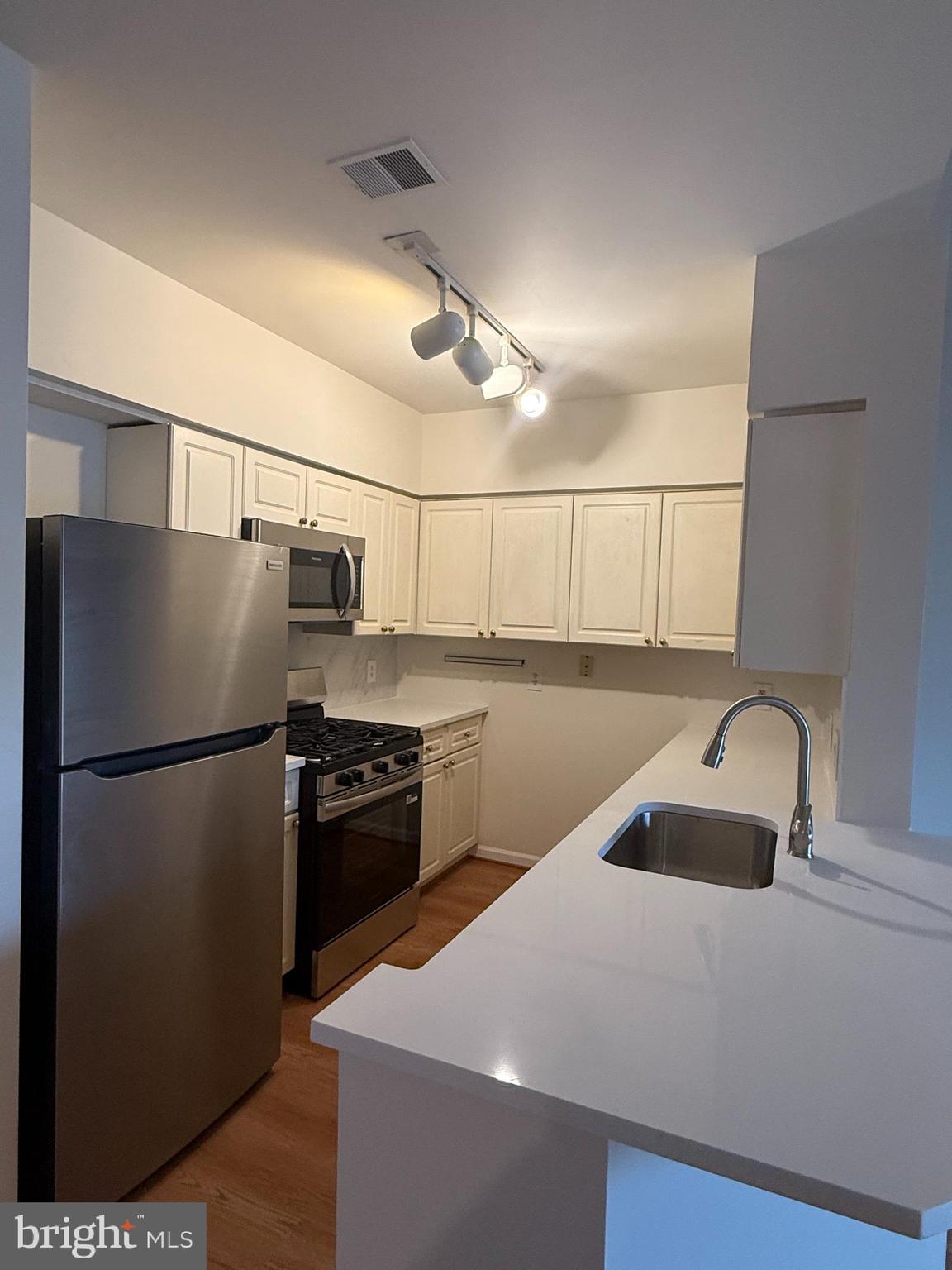 WORLDGATE CONDO - Residential Lease