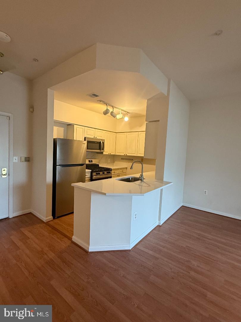 WORLDGATE CONDO - Residential Lease