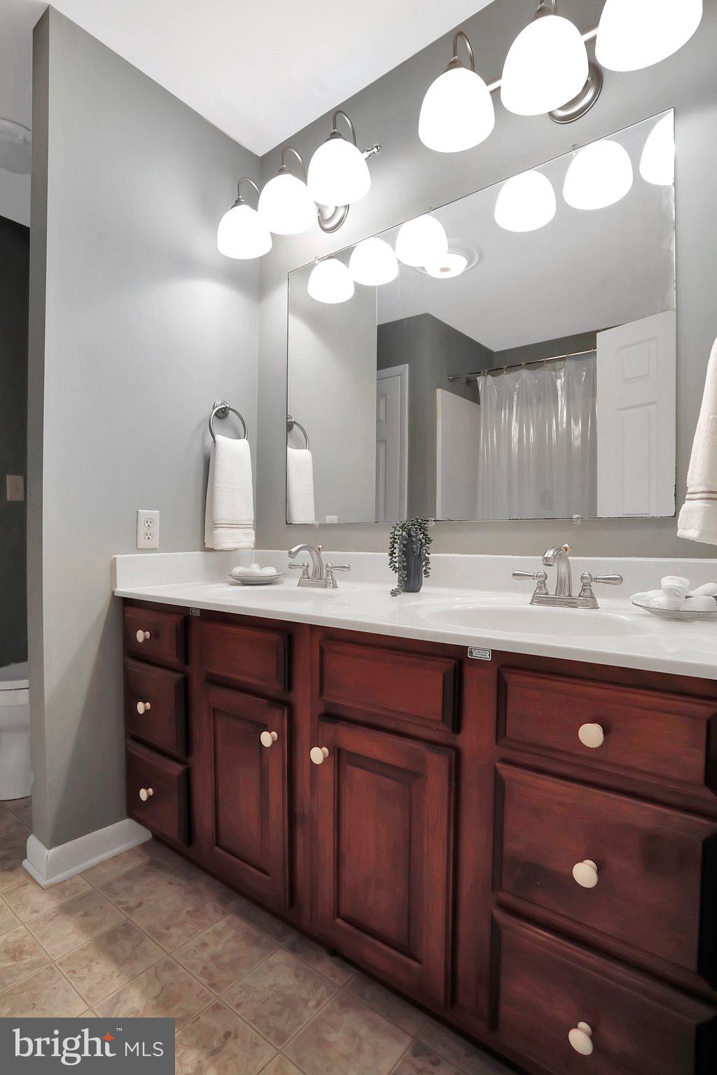 SOMERSET - Residential