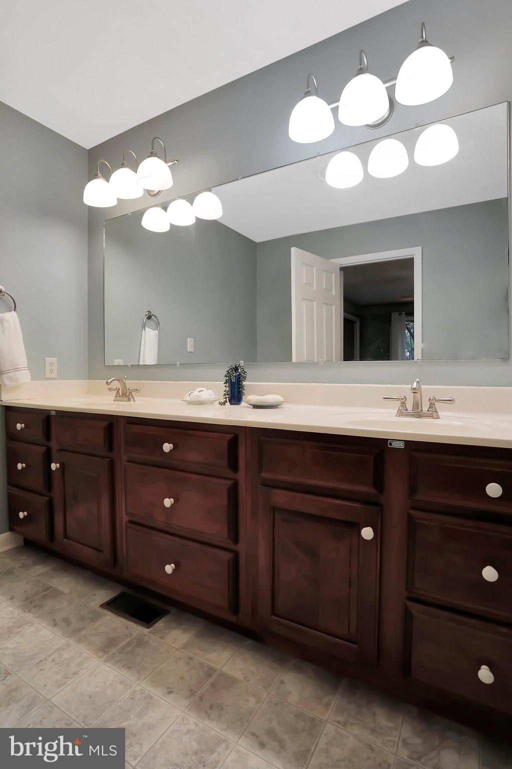 SOMERSET - Residential