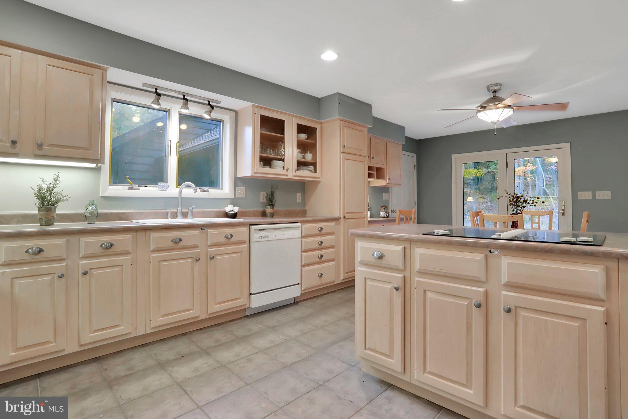 SOMERSET - Residential