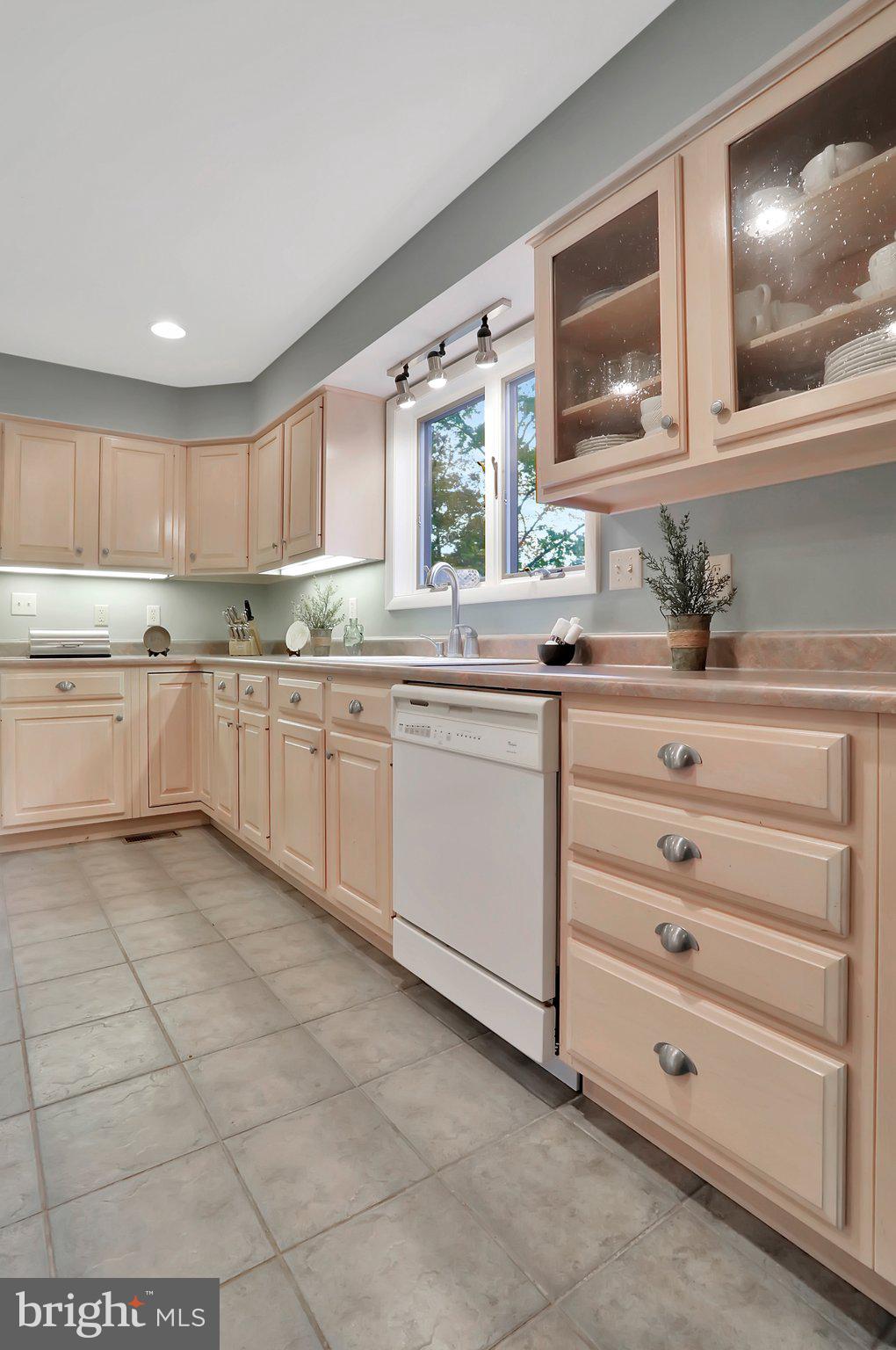 SOMERSET - Residential