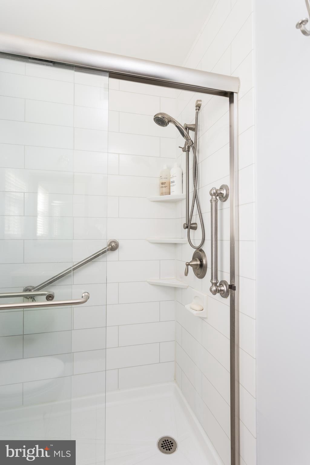 BIRD RIVER GROVE - Residential