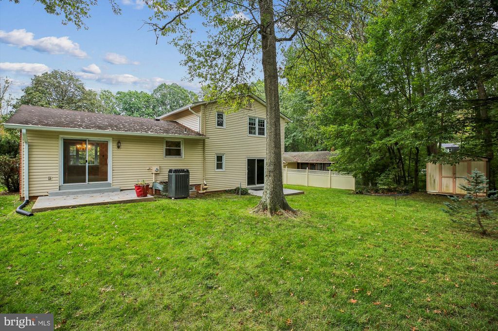 Photo of 10403 Ashcroft Way, FAIRFAX, VA 22032 (MLS # VAFX2259948)