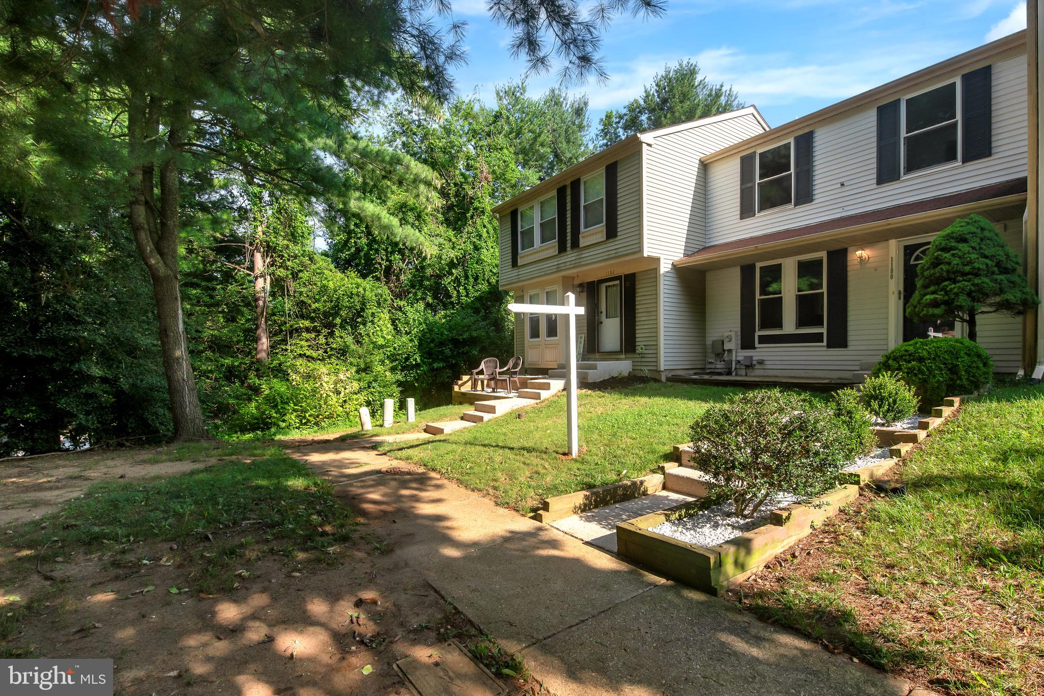 1180 PALMWOOD COURT