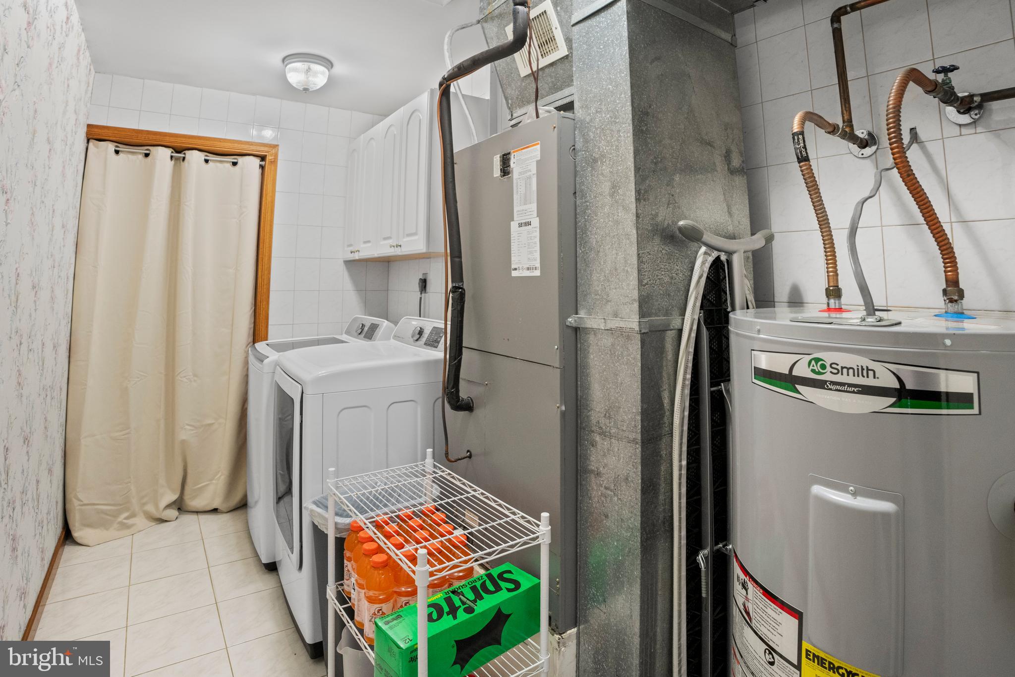 CONSTANT FRIENDSHIP - Residential