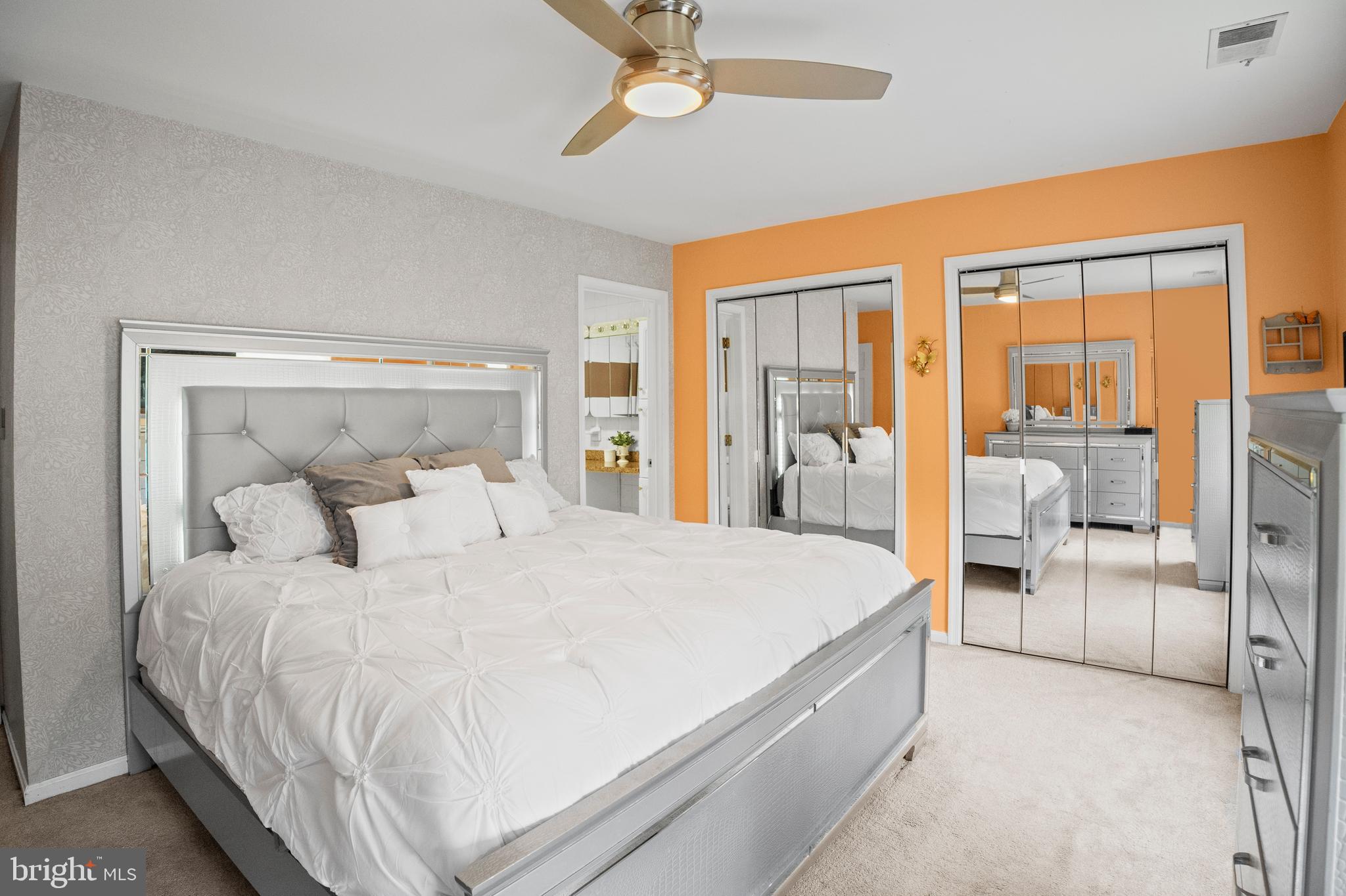 CONSTANT FRIENDSHIP - Residential