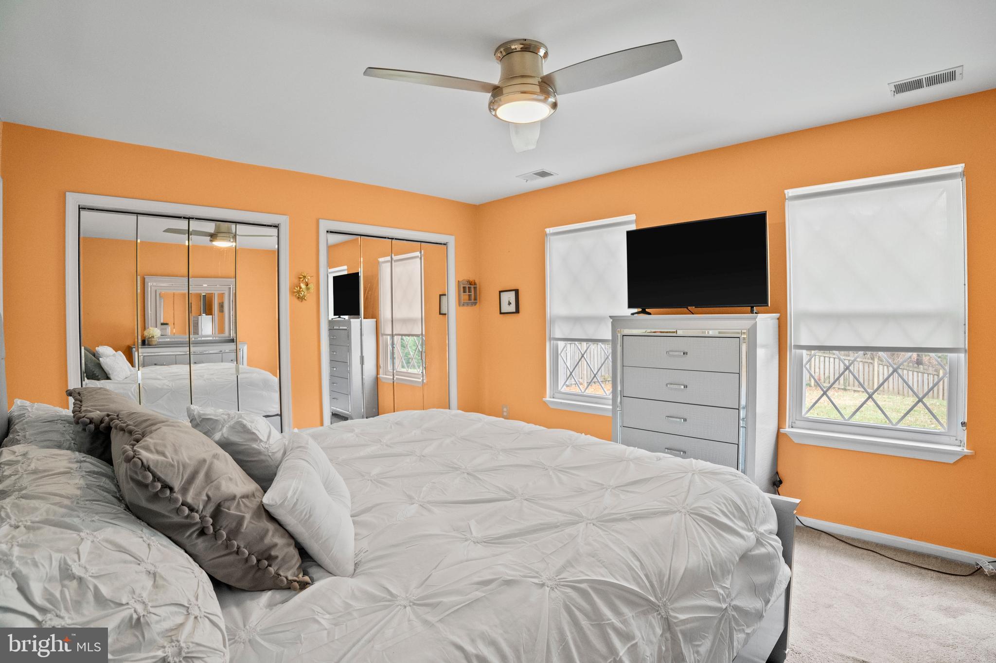 CONSTANT FRIENDSHIP - Residential