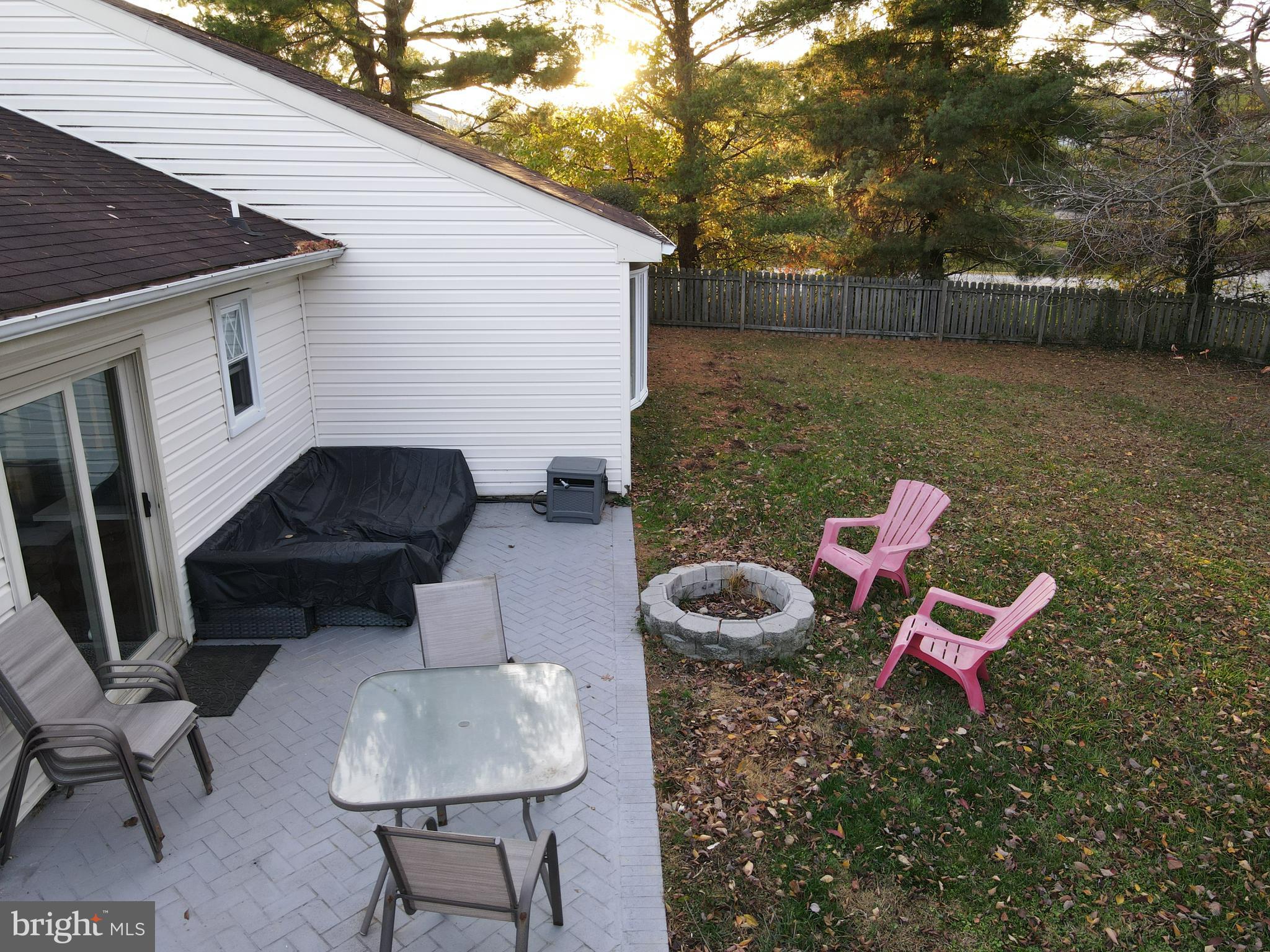 CONSTANT FRIENDSHIP - Residential