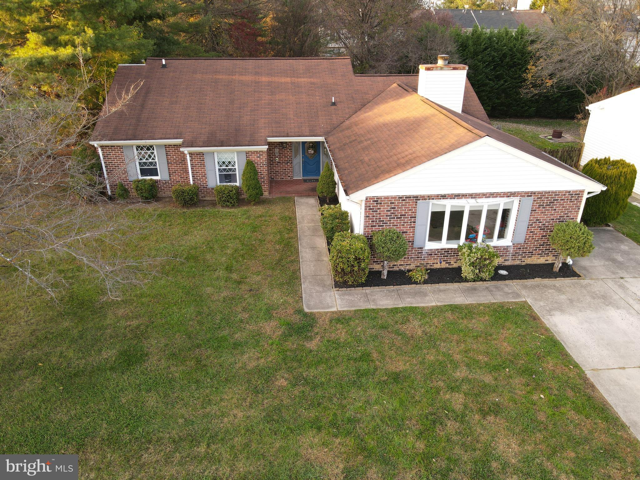 CONSTANT FRIENDSHIP - Residential