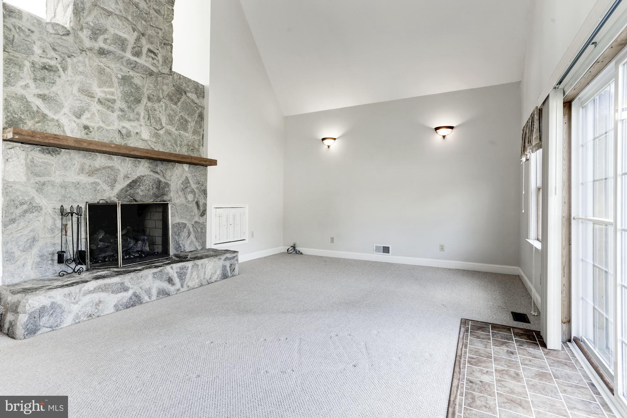 PEMBROKE GROVE - Residential