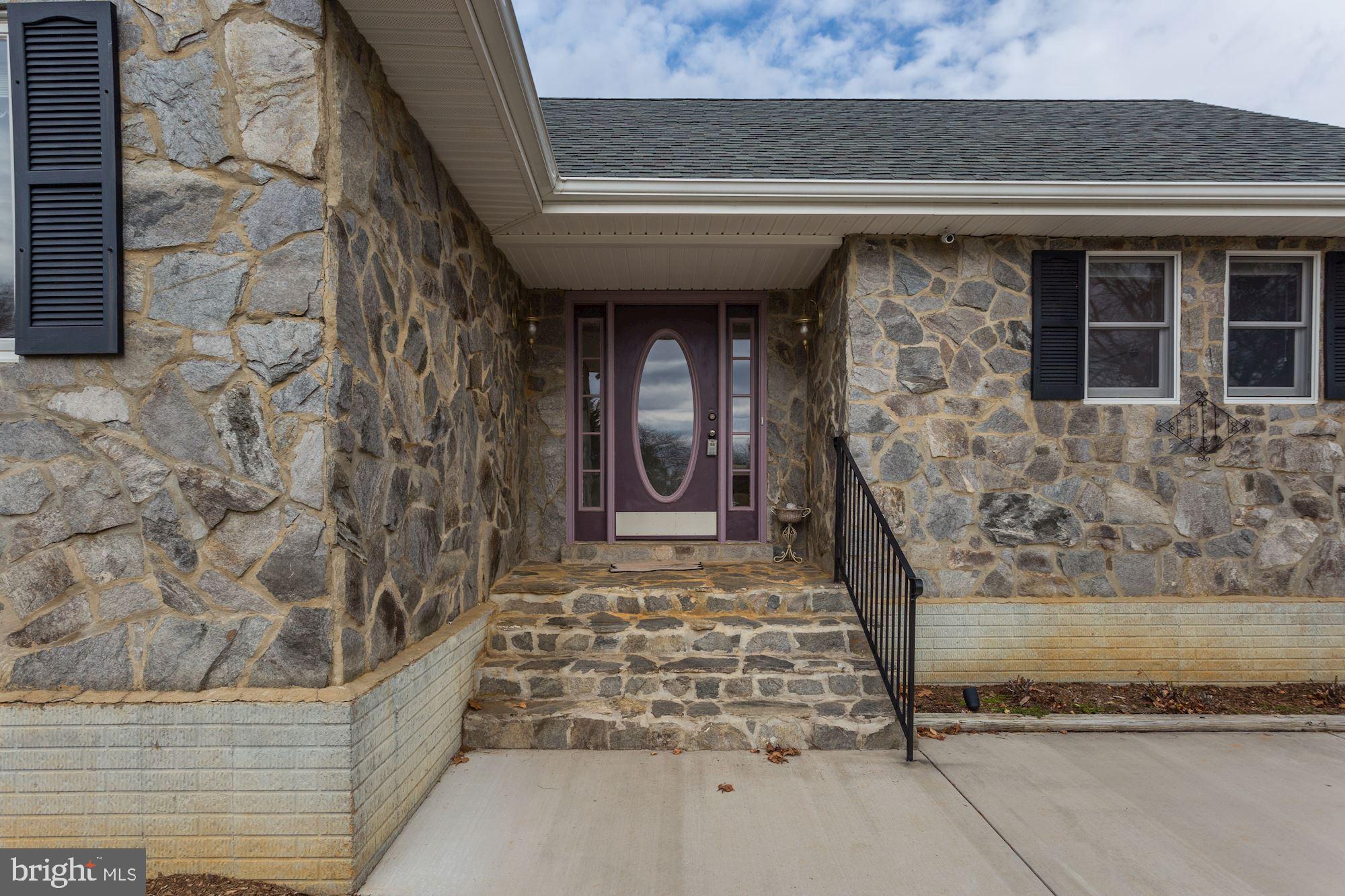 PEMBROKE GROVE - Residential