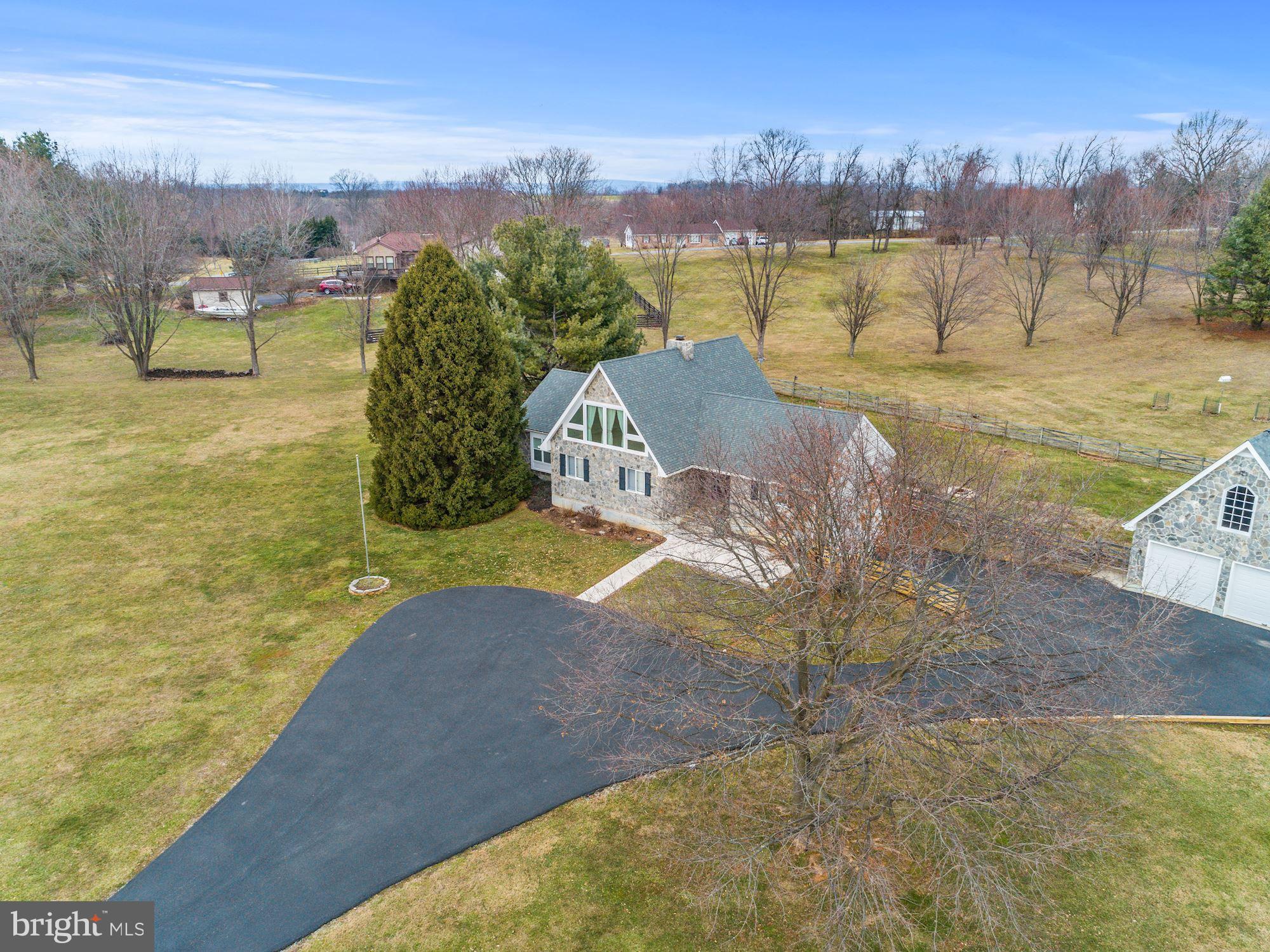 PEMBROKE GROVE - Residential