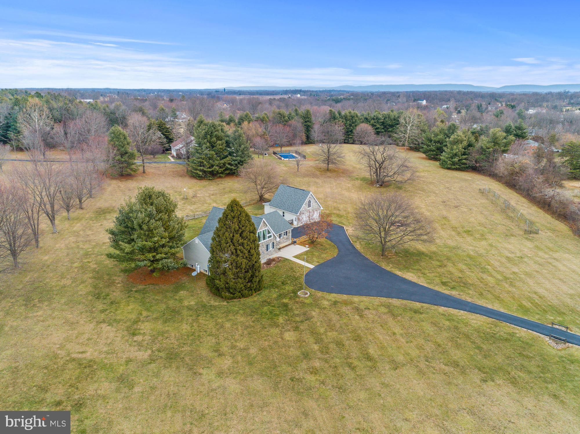 PEMBROKE GROVE - Residential