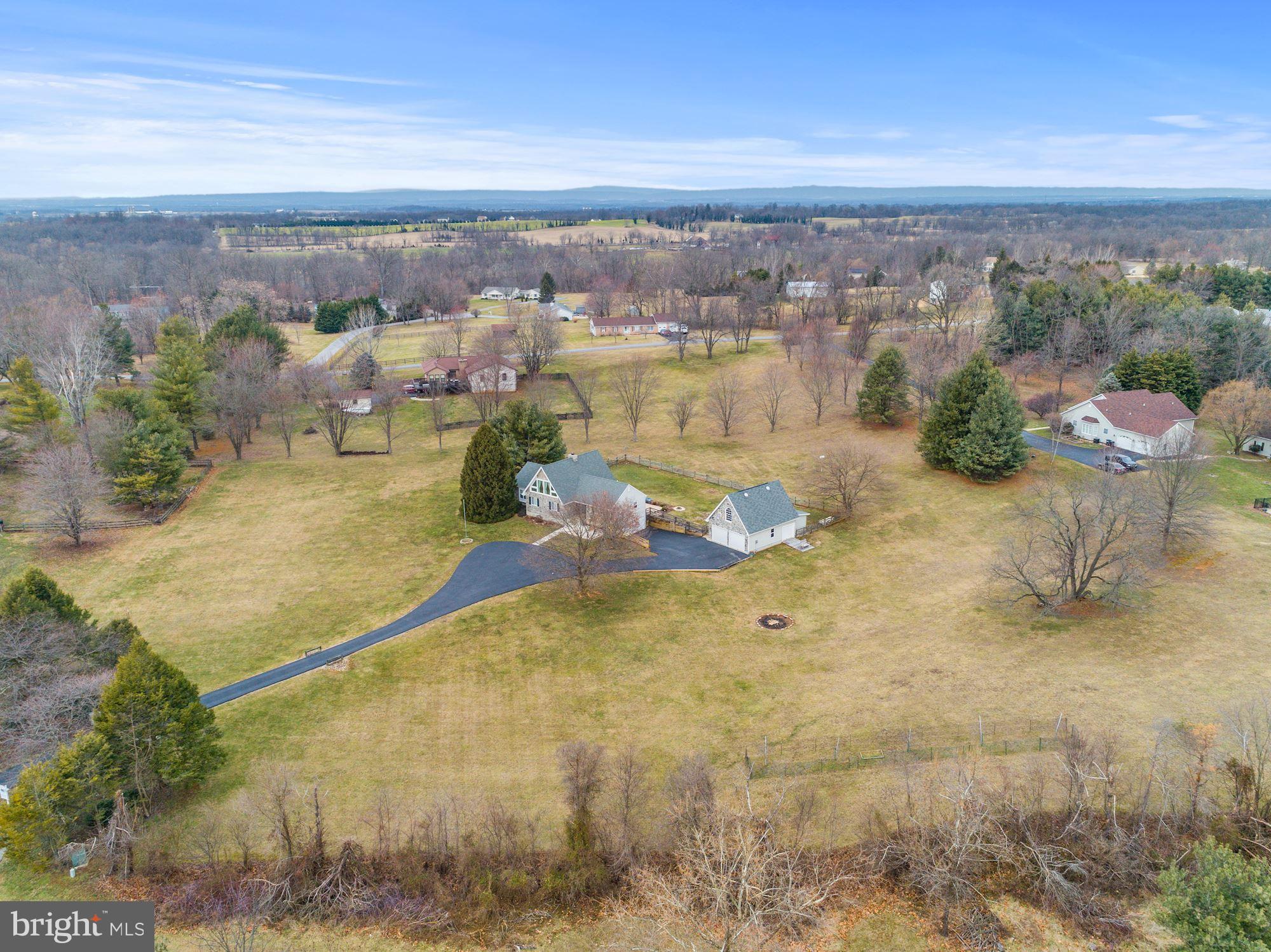 PEMBROKE GROVE - Residential