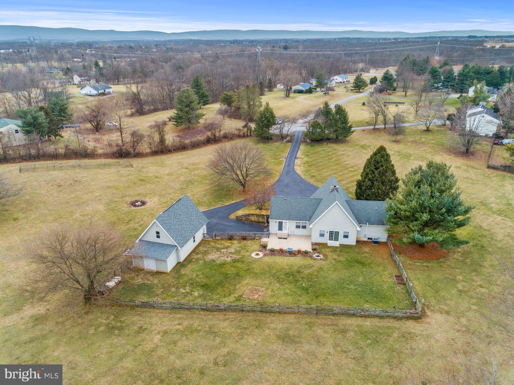 PEMBROKE GROVE - Residential