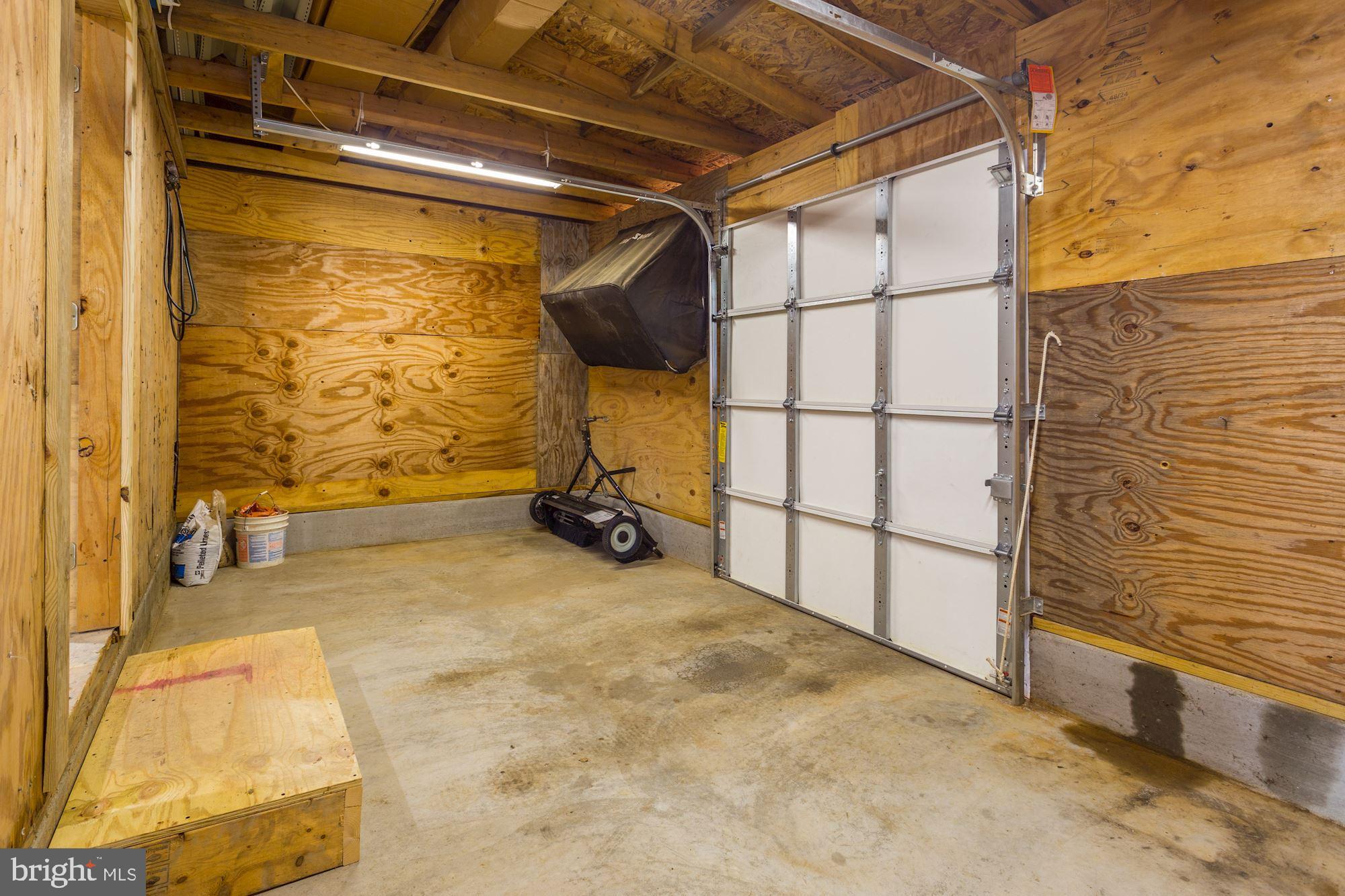 PEMBROKE GROVE - Residential