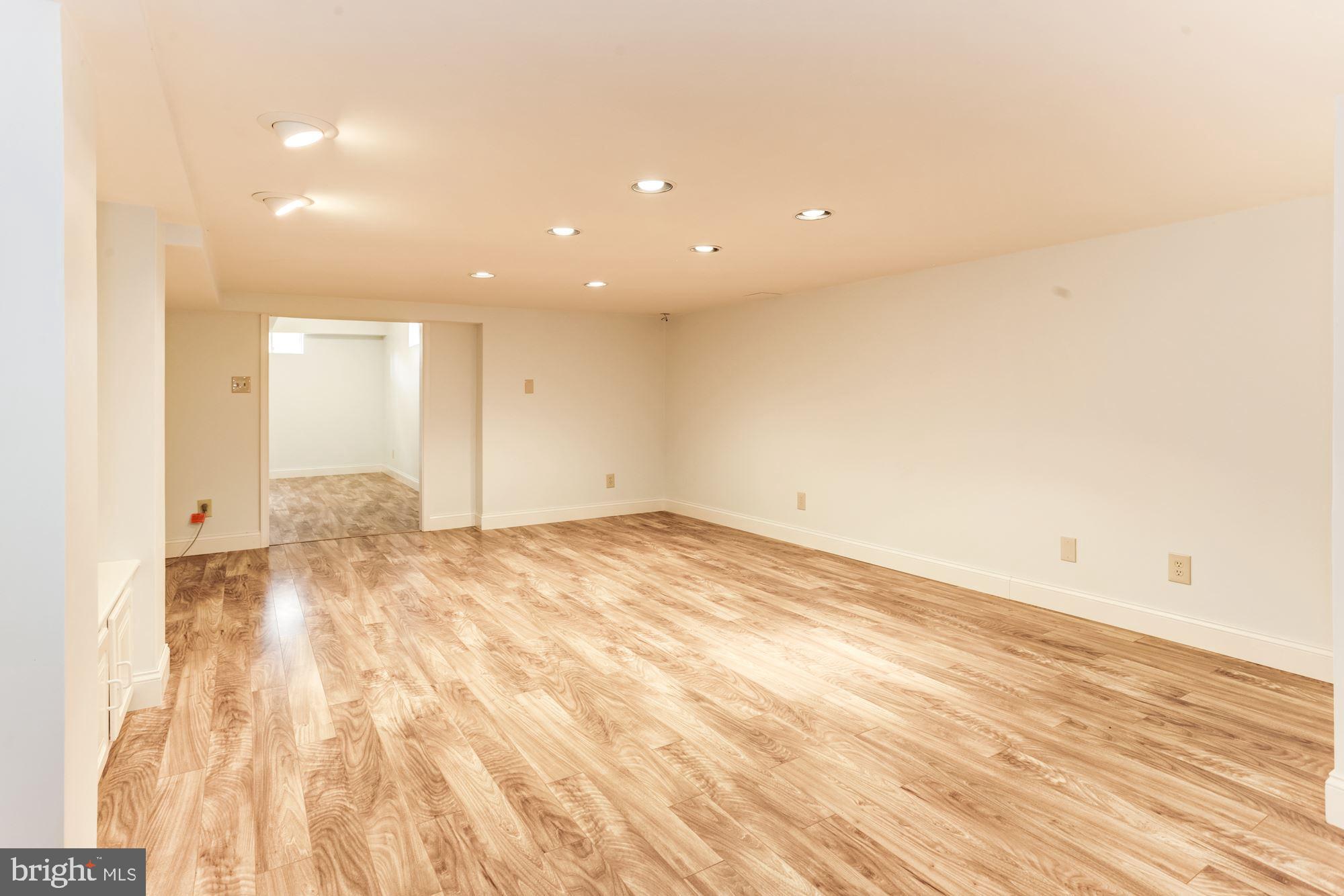 PEMBROKE GROVE - Residential