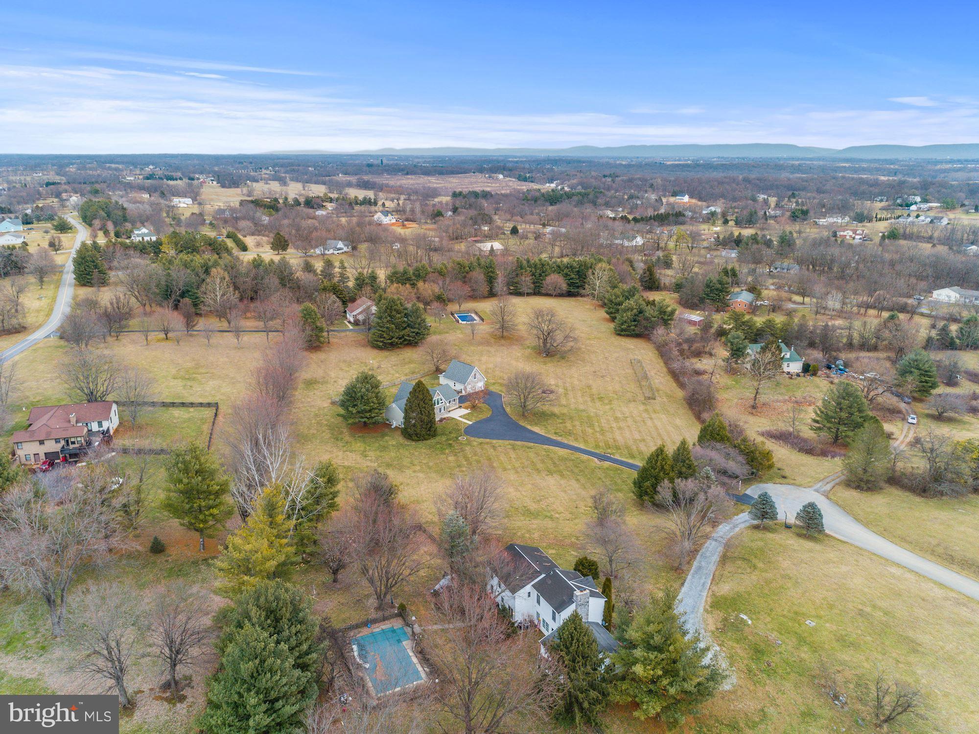 PEMBROKE GROVE - Residential