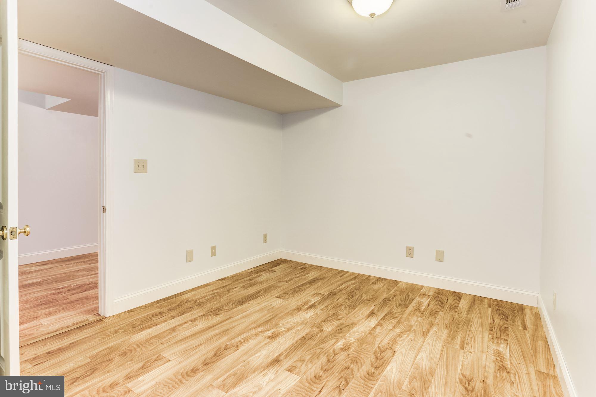 PEMBROKE GROVE - Residential