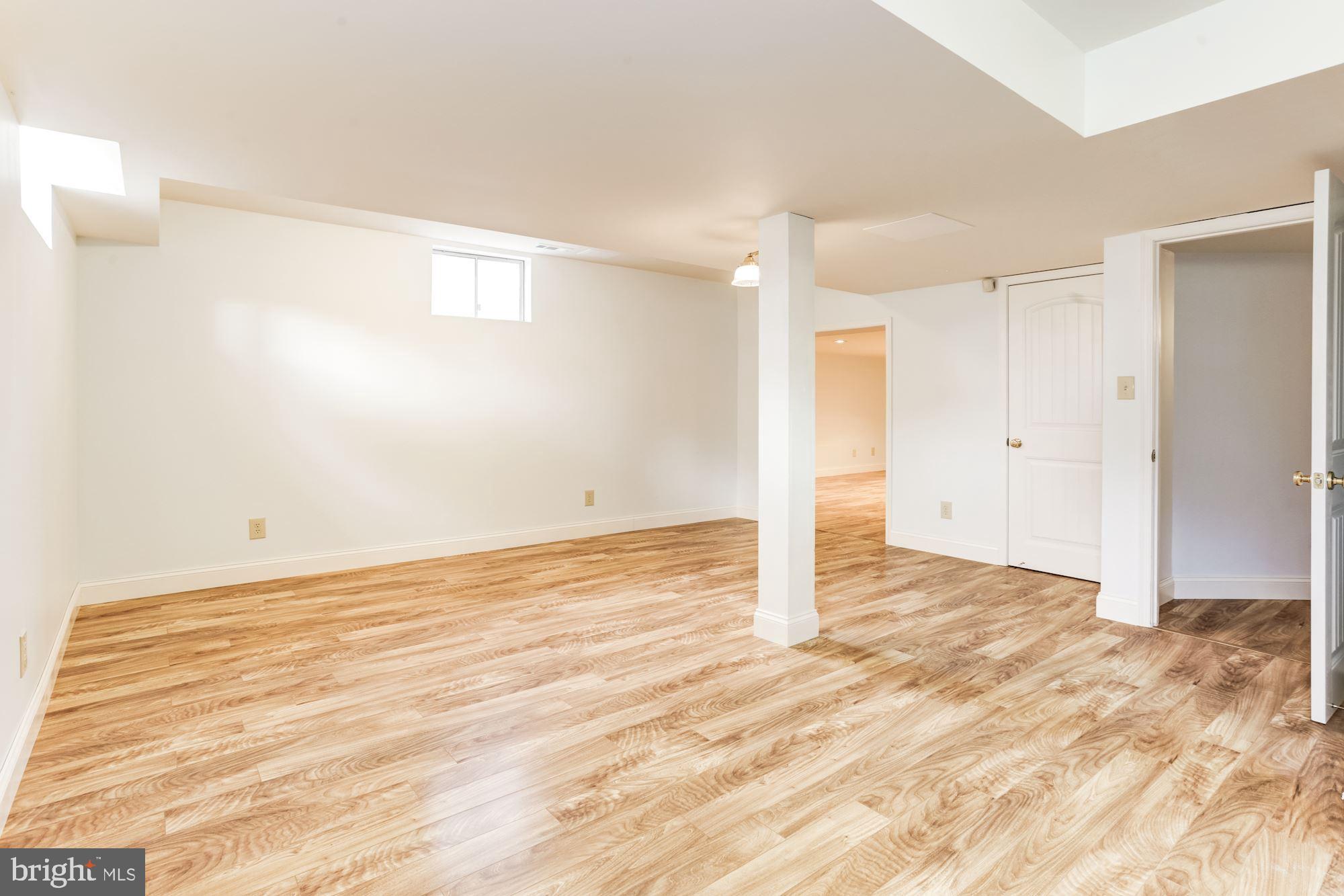 PEMBROKE GROVE - Residential