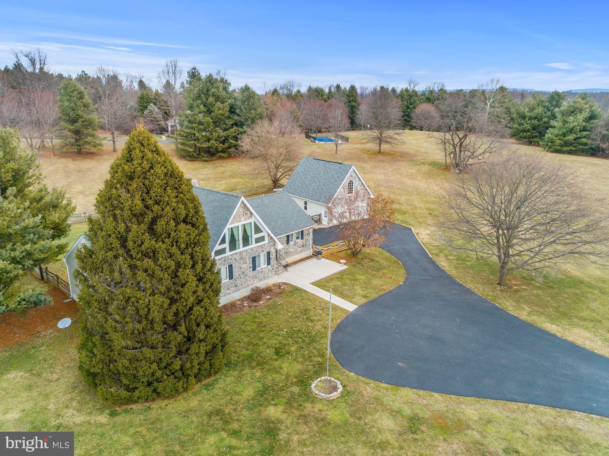 PEMBROKE GROVE - Residential