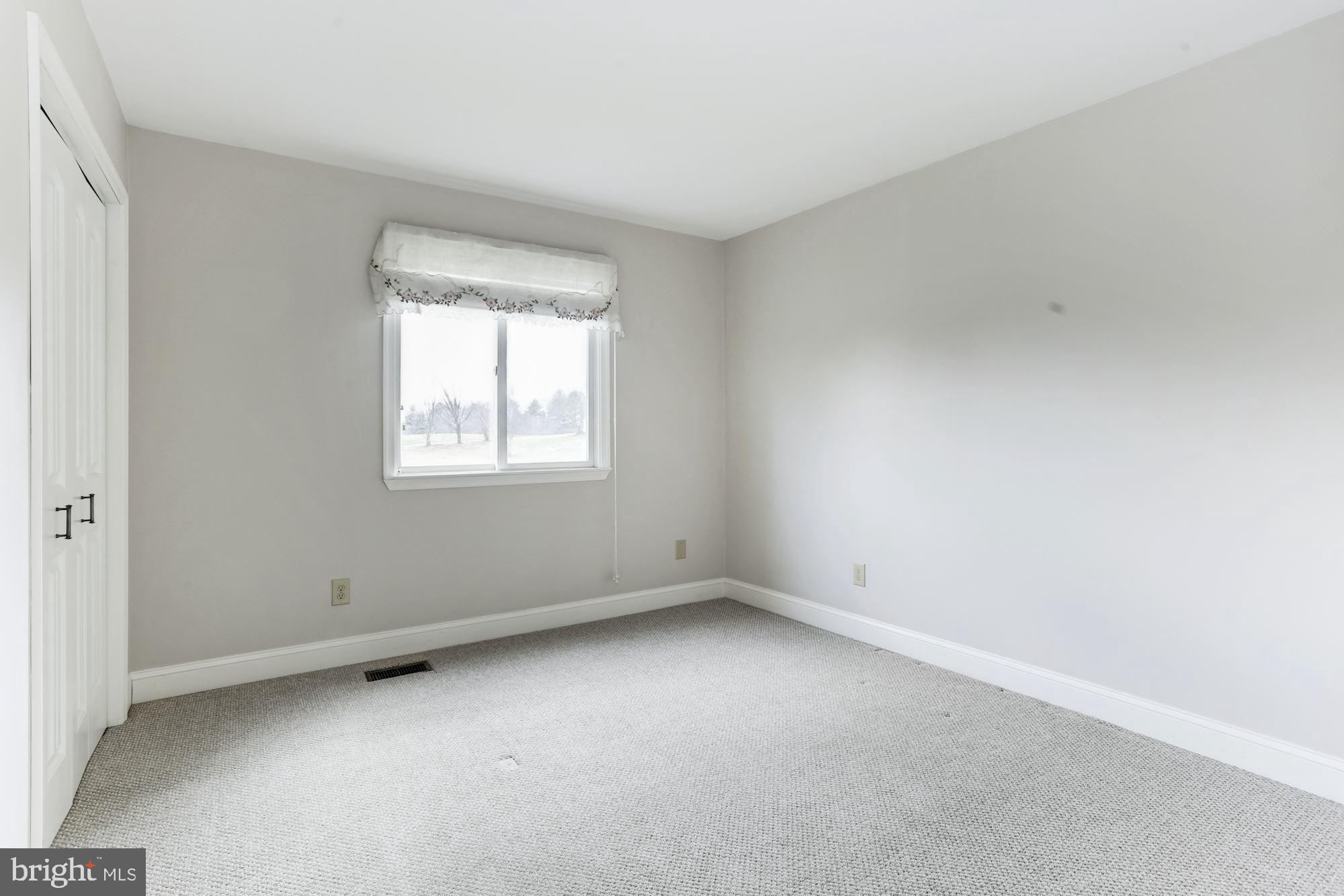 PEMBROKE GROVE - Residential