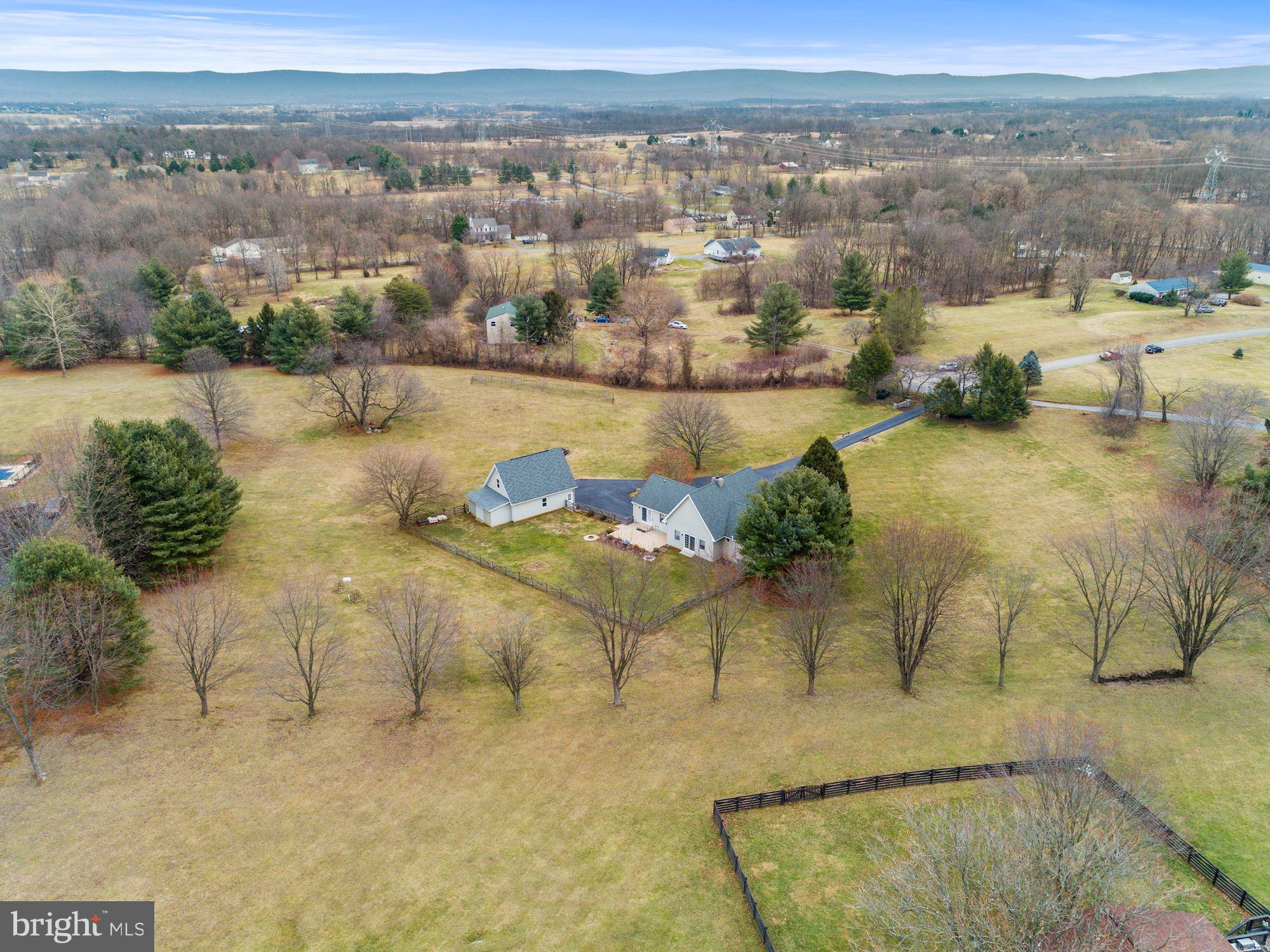 PEMBROKE GROVE - Residential