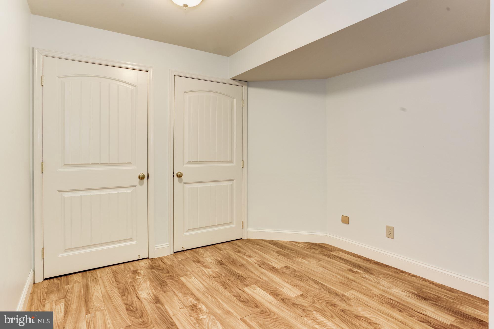 PEMBROKE GROVE - Residential