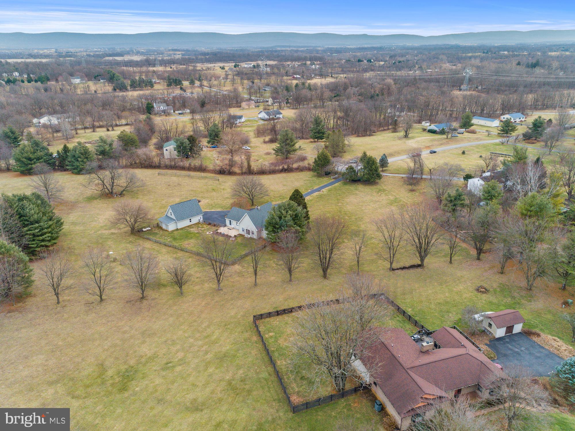 PEMBROKE GROVE - Residential