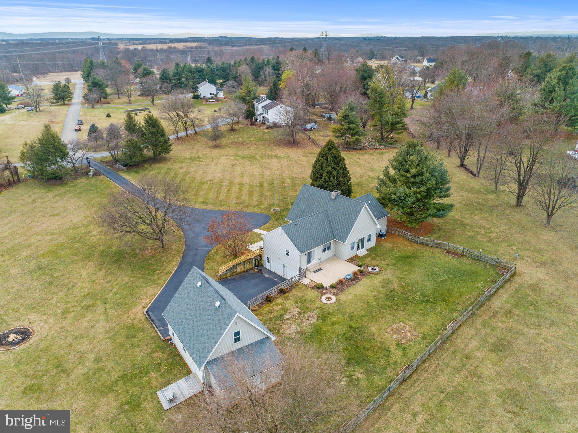 PEMBROKE GROVE - Residential